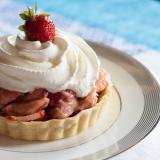 Fresh Strawberry Pie with Rhubarb Curd