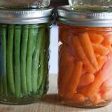 Spicy Mint and Dill Quick Pickled Beans and Carrots
