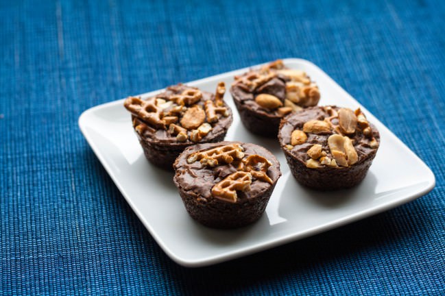 closeup pretzel peanut brownie bites