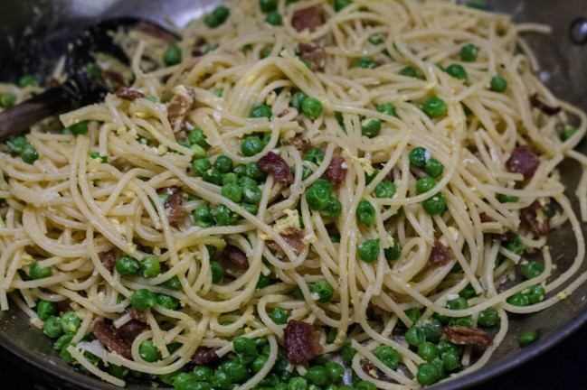 pasta carbonara in pan