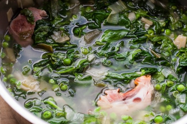 ham bones in peas and spinach