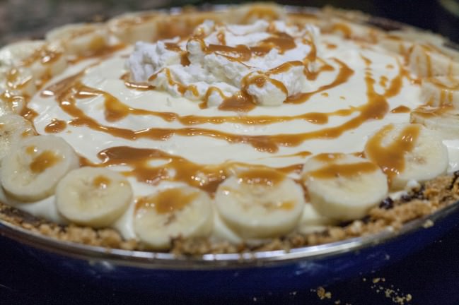 banana cream pie with pretzel crust