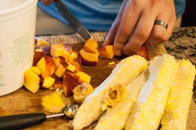 dicing peaches