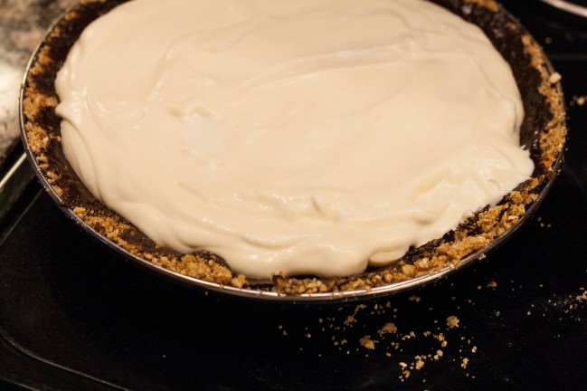 filled banana cream pie