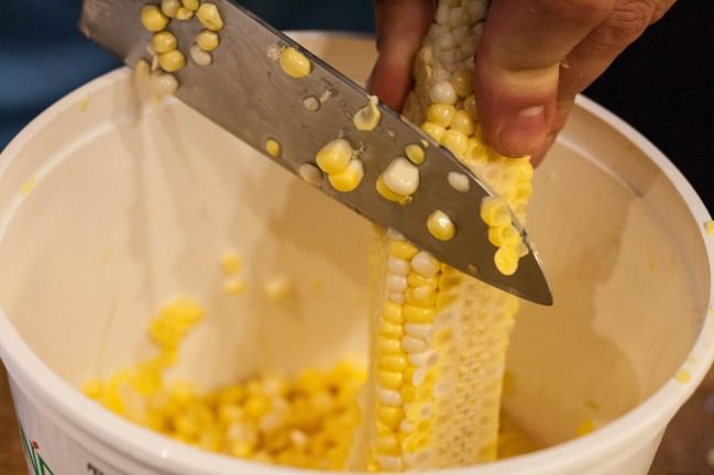 removing kernels from corn cob