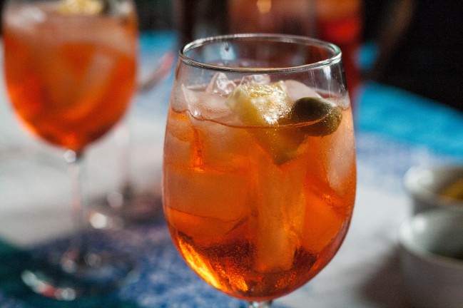 closeup aperol spritz