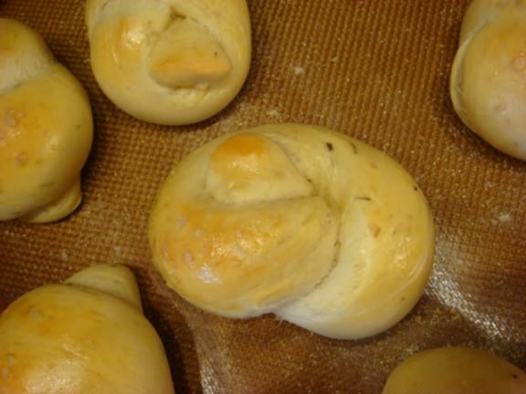 rosemary rolls bakes