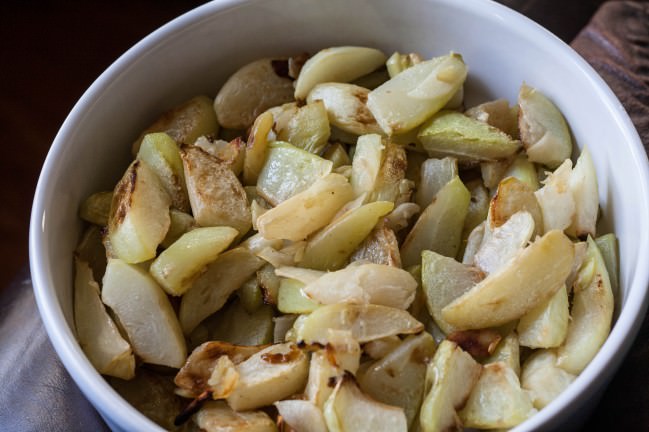 roasted chayote with garlic slices