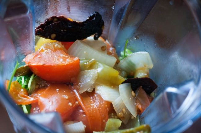 tomatillo salsa in blender