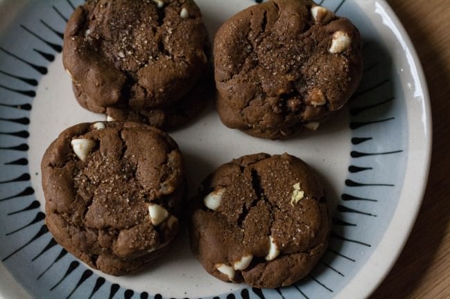 Ginger Ginger Ginger Cookies with White Chocolate aerial