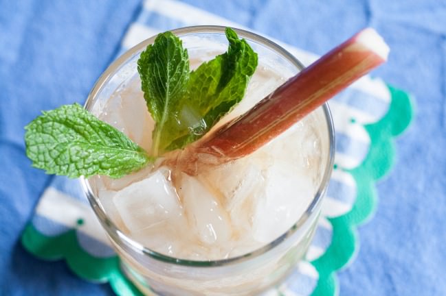 rhubarb mint julep with crushed ice