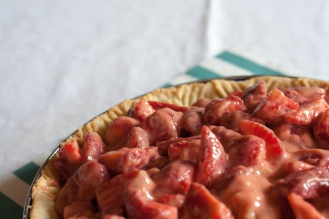 Fresh Strawberry Pie with Rhubarb Curd