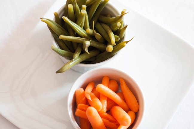 Spicy Mint and Dill Quick Pickled Beans and Carrots