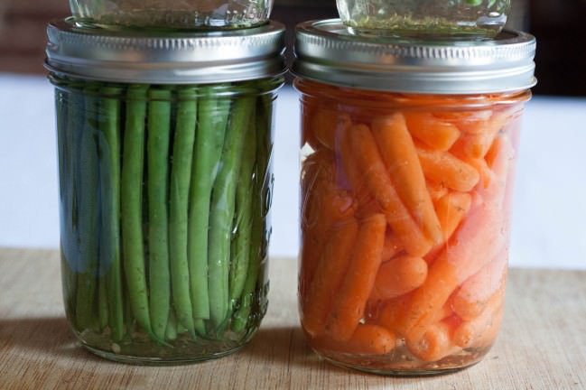 Spicy Mint and Dill Quick Pickled Beans and Carrots canned