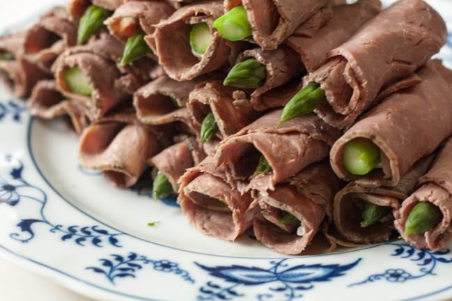 Asparagus and Dill Roast Beef Rolls