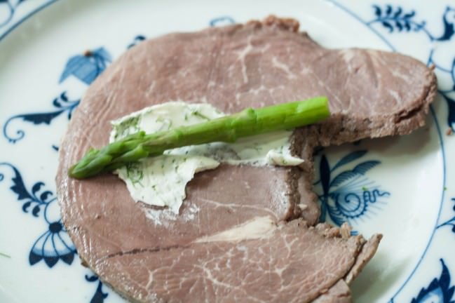 Asparagus and Dill Roast Beef Rolls ready to roll