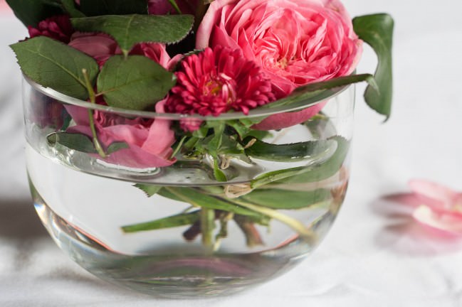Rose & Raspberry Float pink roses