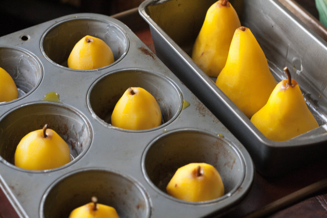 saffron poached pear cakes pears in pans