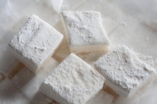 Homemade Marshmallows for Smores