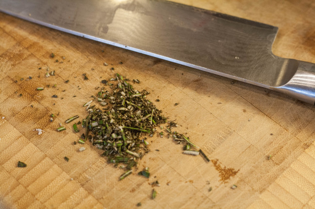 Lavender Rosemary Goat Cheesecakes minced rosemary